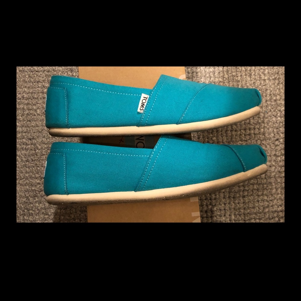 Toms - Picture 3 of 7